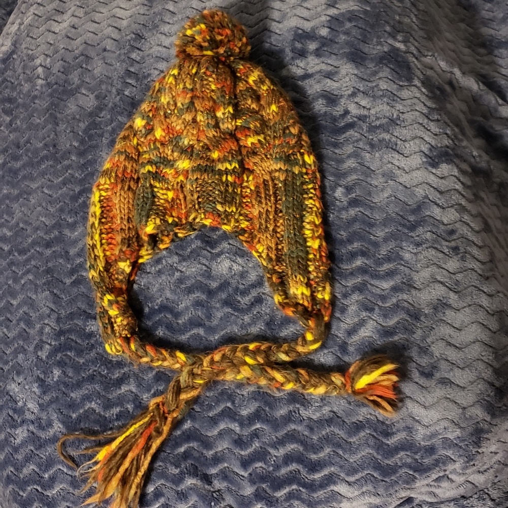 Fossil knit multicolored hat with pom